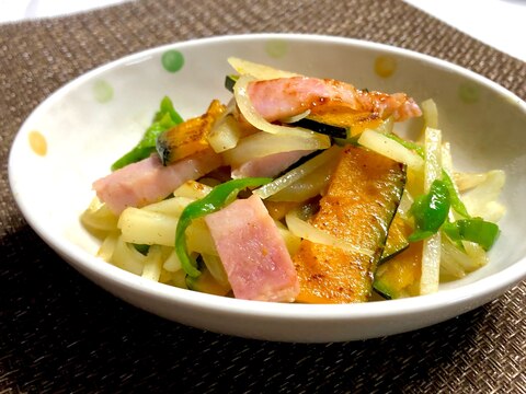 ズッキーニとベーコンの野菜炒め